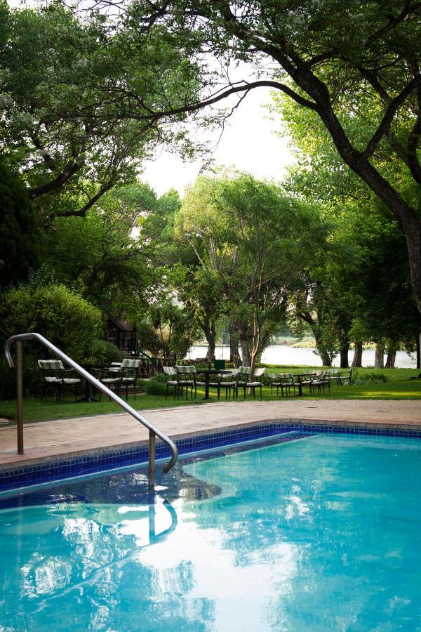 Hotel Riverside Sun à Vanderbijlpark Extérieur photo